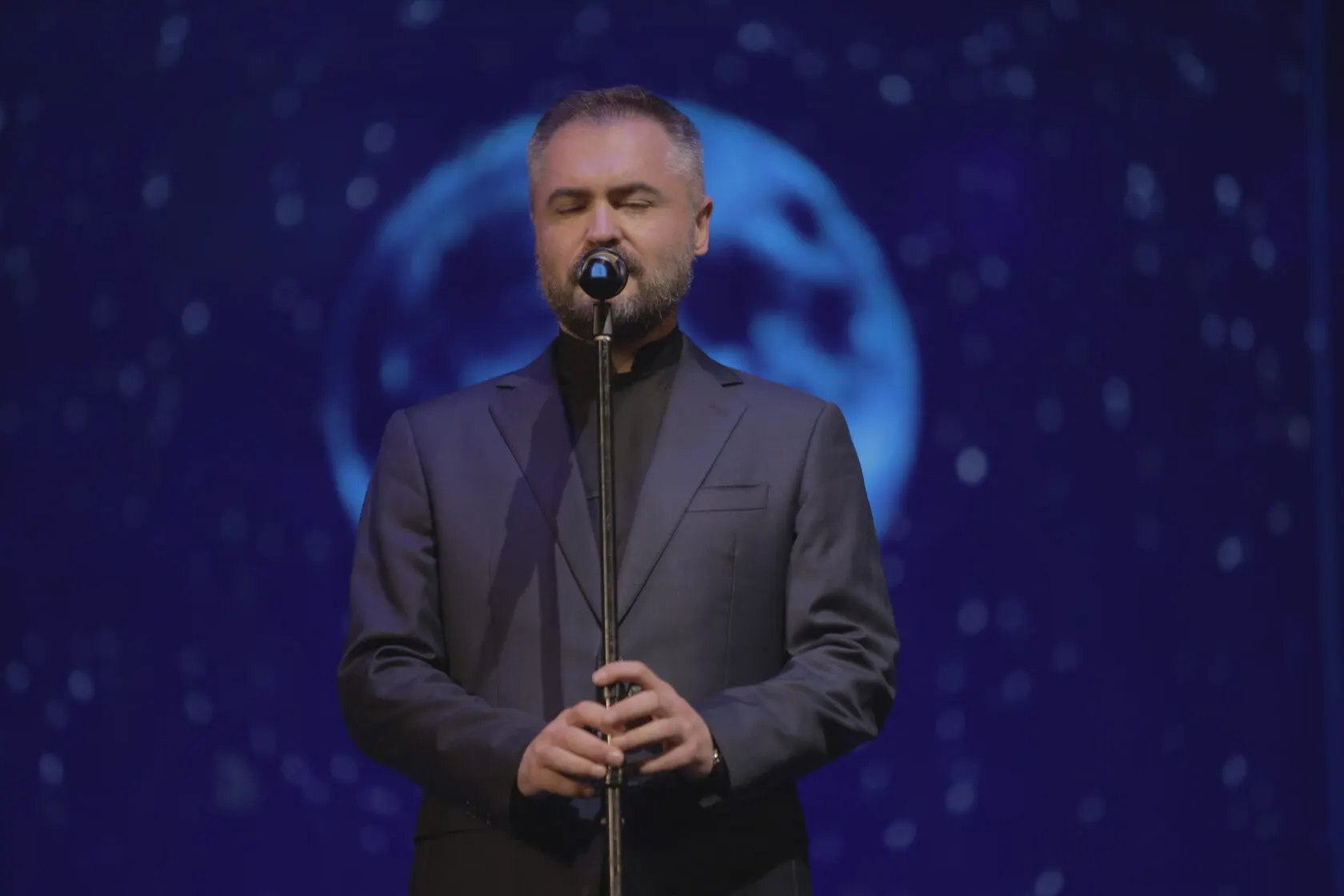 Евгений Гор на сцене